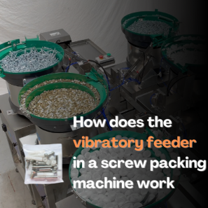 How does the vibratory feeder in a screw packing machine work?